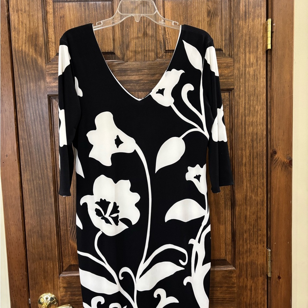 Eva Varro Black and White Floral Long Sleeve Dress